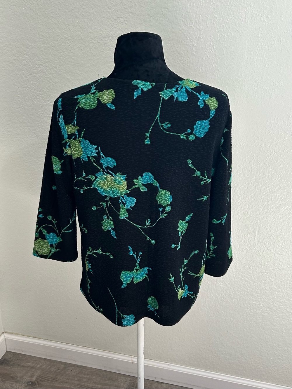 French Laundry Black Teal Green Floral Blouse Size Medium - Picture 3 of 10